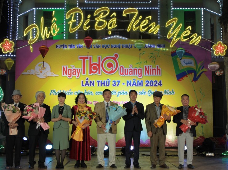 Chuyện lạ Ngày thơ Quảng Ninh năm nay - TRẦN NHUẬN MINH